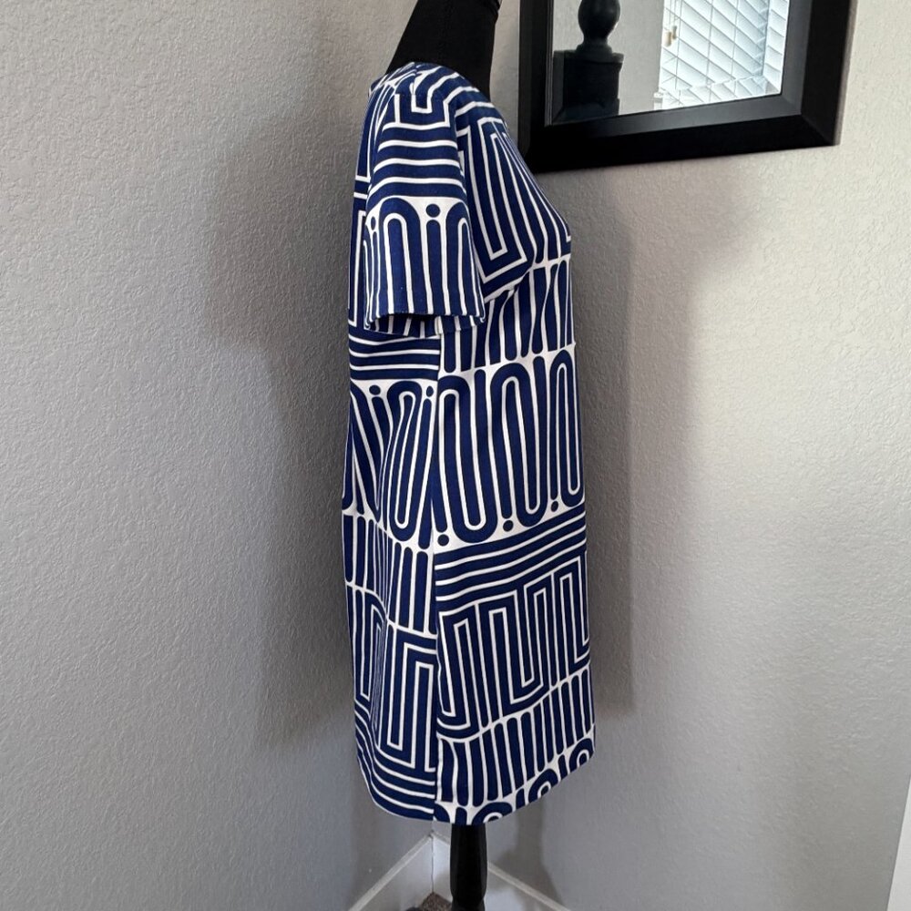 TRINA TURK Zap Geometric Short Sleeve Shift Dress Blue White Large - Picture 7 of 12